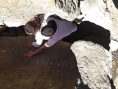 Tugas catturati nelle rocce