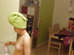 Vicina alla finestra 027